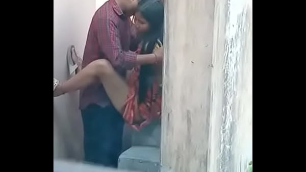 Desi Girl Outdoor Hidden Cam Porn Video